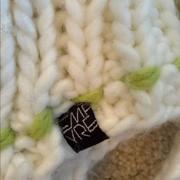 Empyre White and Green Knit Pom-Pom Hat - Picture 4 of 4